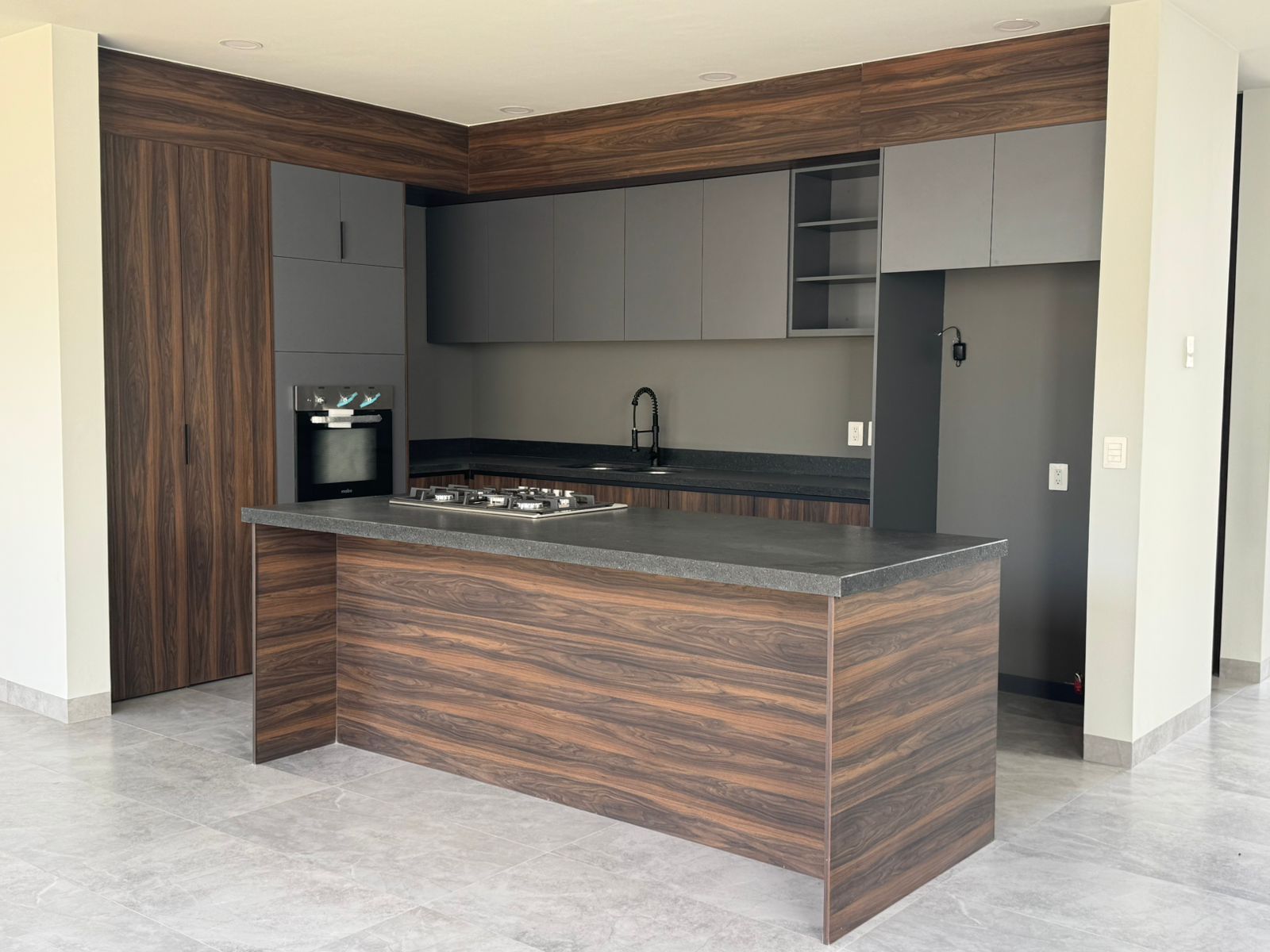 Se VENDE hermosa casa nueva  en Valles del molino zona norte